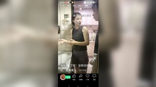 Clip đang hot bên trung em chồng ôm ấp muốn đụ chị dâu nhưng bị từ chối.