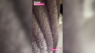 Tổng hợp clip e rau xăm trổ show hàng dâm cho a xem còn rủ b thân cùng vào show vú