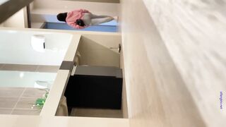 quay lén nhà vệ xinh mấy em non tơ đi đái thật kích thích - phần 6