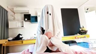 Này thì giả ma bị anh họ đè ra thủ dâm cho