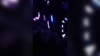 Thác loạn họp lớp tại quán Karaoke