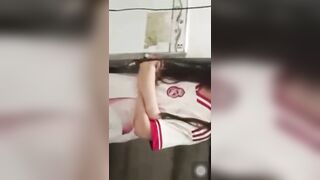 Chồng bắt ghen vợ thường đụ với bồ, rất xinh gái có thể khiến cho anh em tiếc nối.