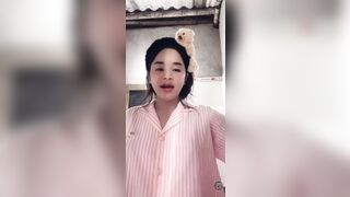Gái xinh chubby live không mặc quần mông to dâm