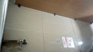 có 1 không 2 quay lén nhà vệ sinh nữ toàn các em non tơ xinh xắn - phần 43