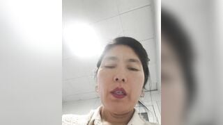 Mbbg vú to lồn ngon khoe hàng cho trai trẻ xem dâm đãng kích thích phần 2