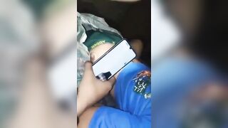 Bạn thân kì cục đang đụ bạn gái mà cứ thích lấy điện thoại quay lồn cặc người ta.