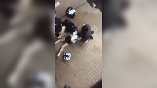 3 em sinh viên 2 trai 1 gái, thảng nhiên tụt quần nhau ra đụ ở khu chung cư.