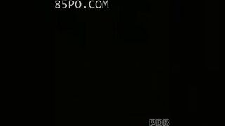 Em ghệ xinh dâm vú bự đứng trc gương tự quay vid show hàng móc lồn dâm cực ngon