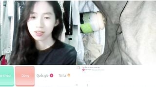 Ometv đặc biệt khẩu dâm và làm theo yêu cầu của em sinh viên năm nhất xinh như hoa