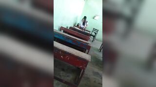 2 em học sinh vã quá quất luôn tại lớp học trước mặt bạn