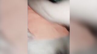 Chị dâu ngủ gáy khò khò thằng em chồng vào địt dâm đãng