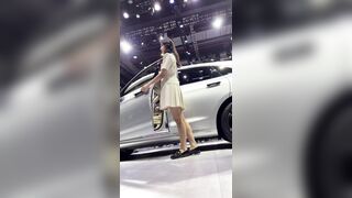 102 quay lén quần lót mấy bé người mẫu chân dài trong sự kiện - phần 4