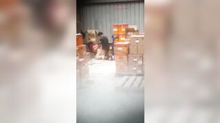Quay lén chị chủ địt cùng trai trong kho dâm đãng báo luôn cho ông chủ phần 3