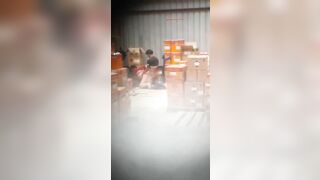 Quay lén chị chủ địt cùng trai trong kho dâm đãng báo luôn cho ông chủ phần 3