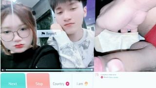 Ometv sục theo yêu cầu của em gái kính cận xinh dâm cùng bạn trai