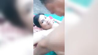 Clip Sex Euro xui quá dắt con ghệ ra nghĩa trang chơi , đụ má vãi lồn thật sự