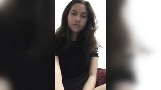 Gạ mãi em nó mới móc lồn cho xem dâm đãng