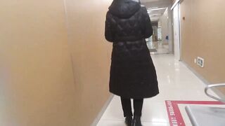 Đi tiêm thuốc ở bệnh viện chị gái bị các bác sĩ quay lén video nhảy cảm.