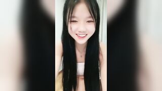 em học sinh mình dây khoe hàng live sex địt nhau phun nước