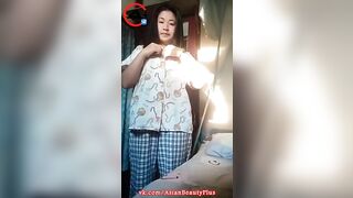 Vú to thủ dâm 219