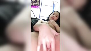 Gạ con bạn thân vú to lồn múp móc lồn cho xem dâm đãng