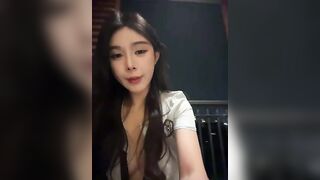 Em Nhân viên Vân phòng, Ở lại tăng ca ra Ban công Bú Cu giả thủ dâm rên rỉ