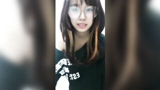 Trà My k10 tuy vú nhỏ nhưng lồn thì nhiều nước
