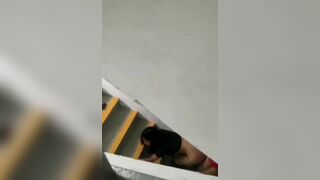 Quay lén 2 em sinh viên địt nhau ở cầu thang trường học