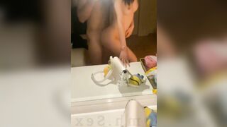 Doggy em yêu mình dây trước gương