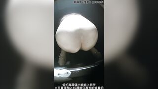 Quay lén e gái xinh đẹp đi đái trg nvs công cộng,k bt e nhét gì vào lồn ấy nhỉ