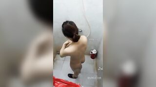 siêu phẩm quay lén mấy em bé loli non tơ đi tắm cực cuốn - phần 14
