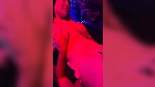 Chơi hăng quá, chơi hăng quá, anh cả ăn hải sản rồi.