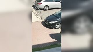 Quay lén em học sinh nứng lồn thủ dâm luôn tại ngoài đường
