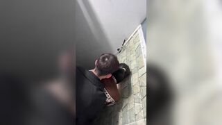 Quay lén 2 em HS đụ nhau trong WC quán CF