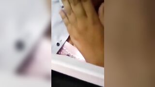 Địt con bạn thân ngoài đồng hàng non khít kích thích