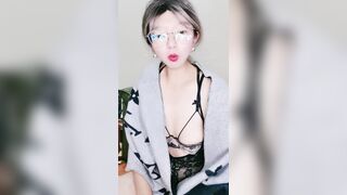GÁI MÚP LỒN RỘNG THỦ DÂM 28.1