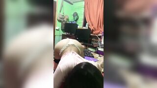 Hắn phun hết và ả lm cuồng nhiệt