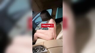 Clip Sex Gái xinh liếm chim đại gia trên xế hộp