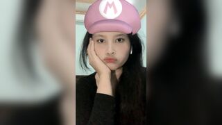 Sinh viên vú bím múp rụp không lông móc chán thì lôi dưa chuột ra nghịch