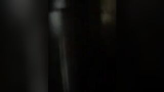Hồi hộp rình quay lén em tắm truồng nhưng bị phát hiện - Full Clip