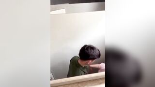 Được người yêu lên đơn vị thăm, lôi ra nhà vệ sinh chịch luôn - Full Clip Hot