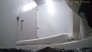 cammara ẩn Quay Lén WC các em xinh tươi nhìn nứng cặc - phần 1