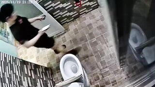 cammara ẩn Quay Lén WC các em xinh tươi nhìn nứng cặc - phần 25