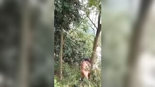 Rủ em lên rừng hái nấm