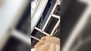 quay lén gái xinh mặc váy ngắn quần lót ren lọt khe đủ cả - phần 7