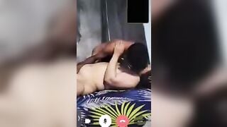 Call video cho thằng bạn xem cảnh thanh niên bú lồn mẹ vk ai ngờ bị nó quay clip