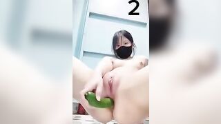 Em sinh viên NTT Q12 dâm đãng thủ dâm từ xe khách đến WC công cộng p2