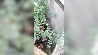 phát hiện em học sinh cho trai địt ở sau nhà