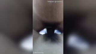 Lâu lâu mới sang nhà nhỏ em họ chơi,cả nhà ở dưới nói chuyện còn e bị a đụ trên phòng