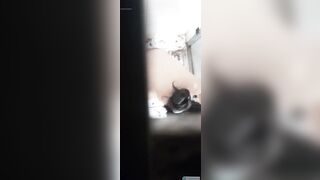 Lén lắp cam kín trg nhà tắm quay lén em dâu đi tắm #2